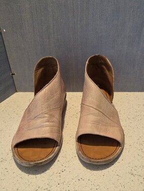 Free People Mont Blanc Sandals In Rose Leather